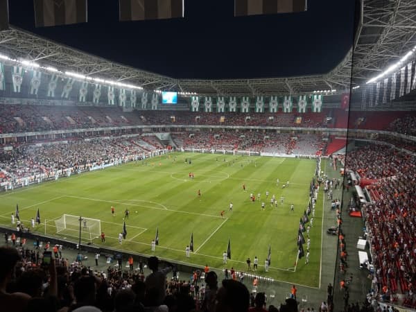 Imagen del estadio Samsun Yeni 19 Mayıs Stadyumu
