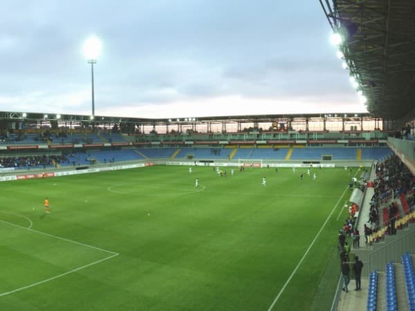 Imagen del estadio Neftçi Arena