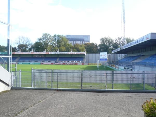 Imagen del estadio Van Donge & De Roo Stadion