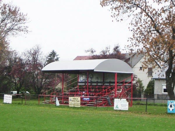 Imagen del estadio Szentlőrinci Sportpálya