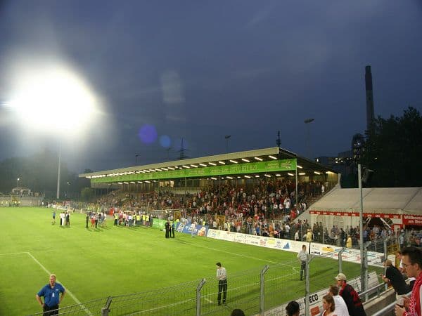 Imagen del estadio Paul-Janes-Stadion