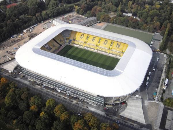 Imagen del estadio Rudolf-Harbig-Stadion