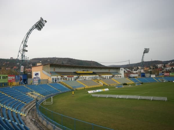 Imagen del estadio Štadión Lokomotívy v Čermeli