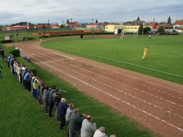 Imagen del estadio Városi Stadion