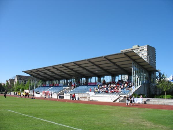 Imagen del estadio Ernst-Lehner-Stadion