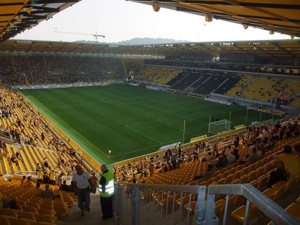 Imagen del estadio Neuer Tivoli